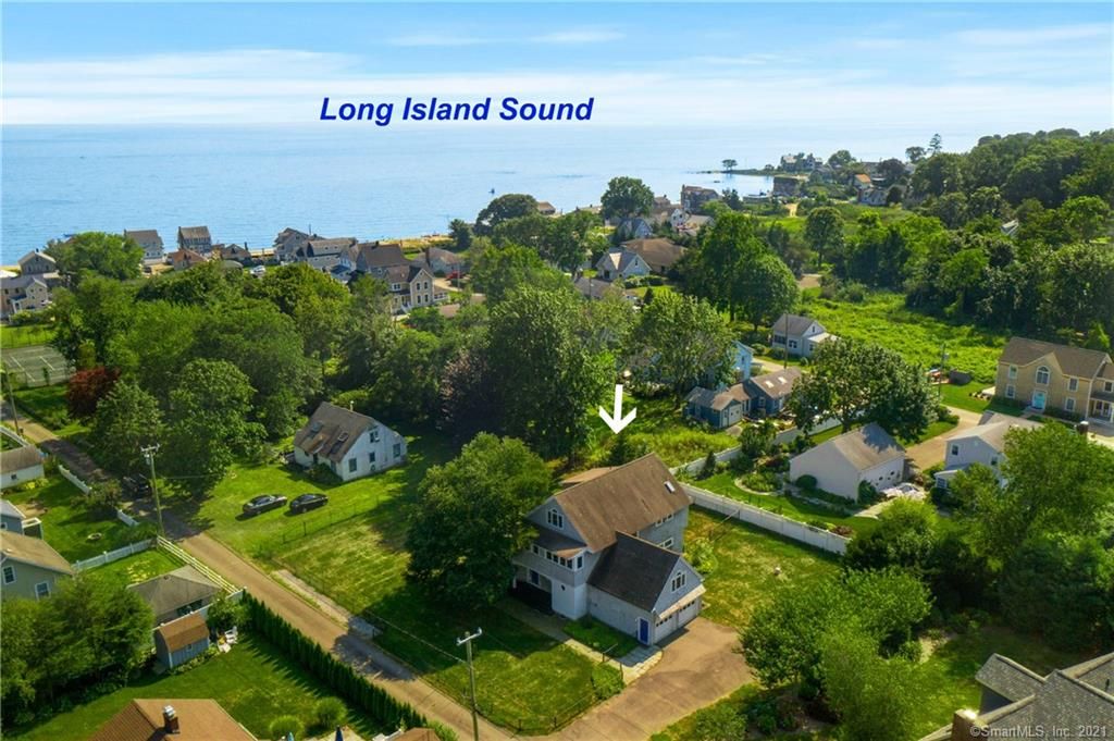 64 Chittenden Field Ln, Madison, CT 06443