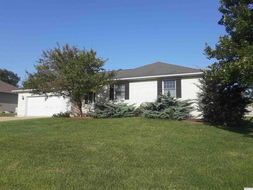 2328 Wintergreen Dr, Quincy, IL 62305