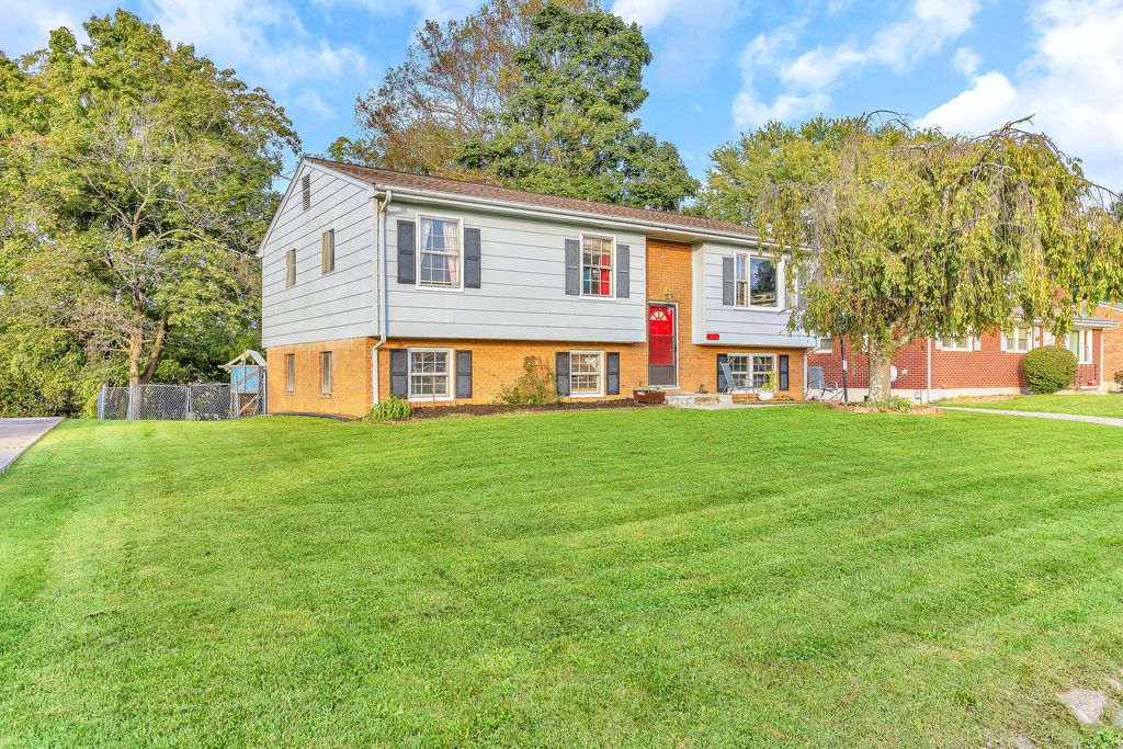 4935 Lantern St, Roanoke, VA 24019
