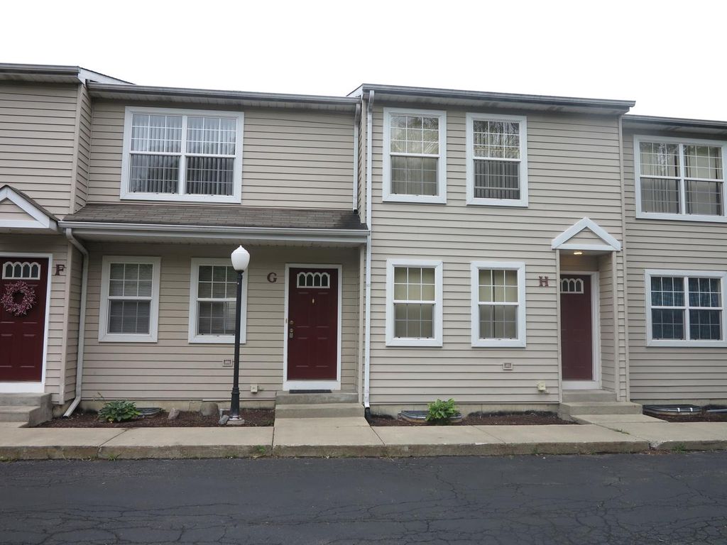 667 W Liberty St #G, Wauconda, IL 60084