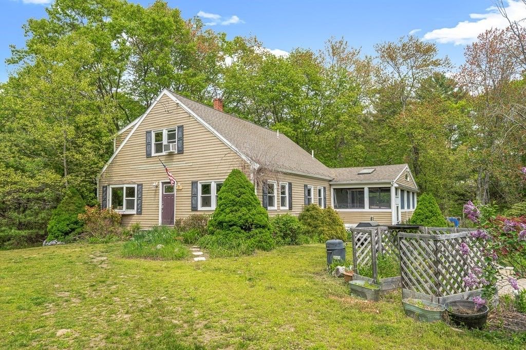 544 Foster St, North Andover, MA 01845