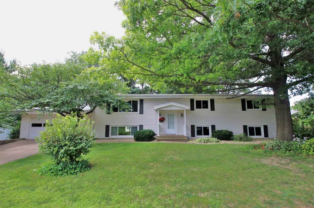 1300 4th St, Lacon, IL 61540 Trulia