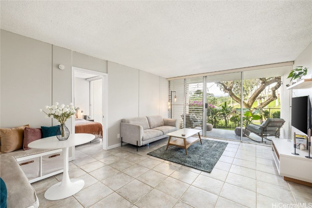 95 Waikalani Pl #D104, Mililani, HI 96789