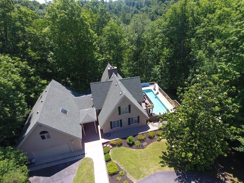 245 Redbud Rd, Jamestown, KY 7 Bed, 3 Bath SingleFamily Home 43