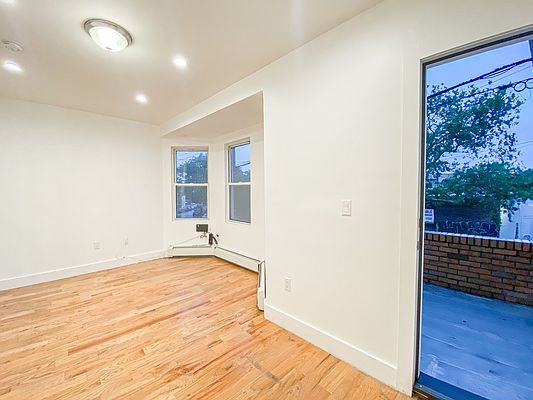 Pet Friendly Apartments For Rent In Maspeth Queens Ny 9 Rentals Trulia