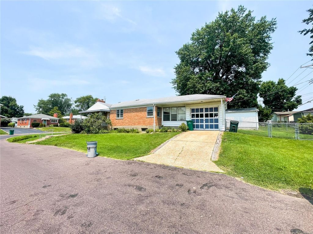 5026 Danbury Ave, Saint Louis, MO 63119