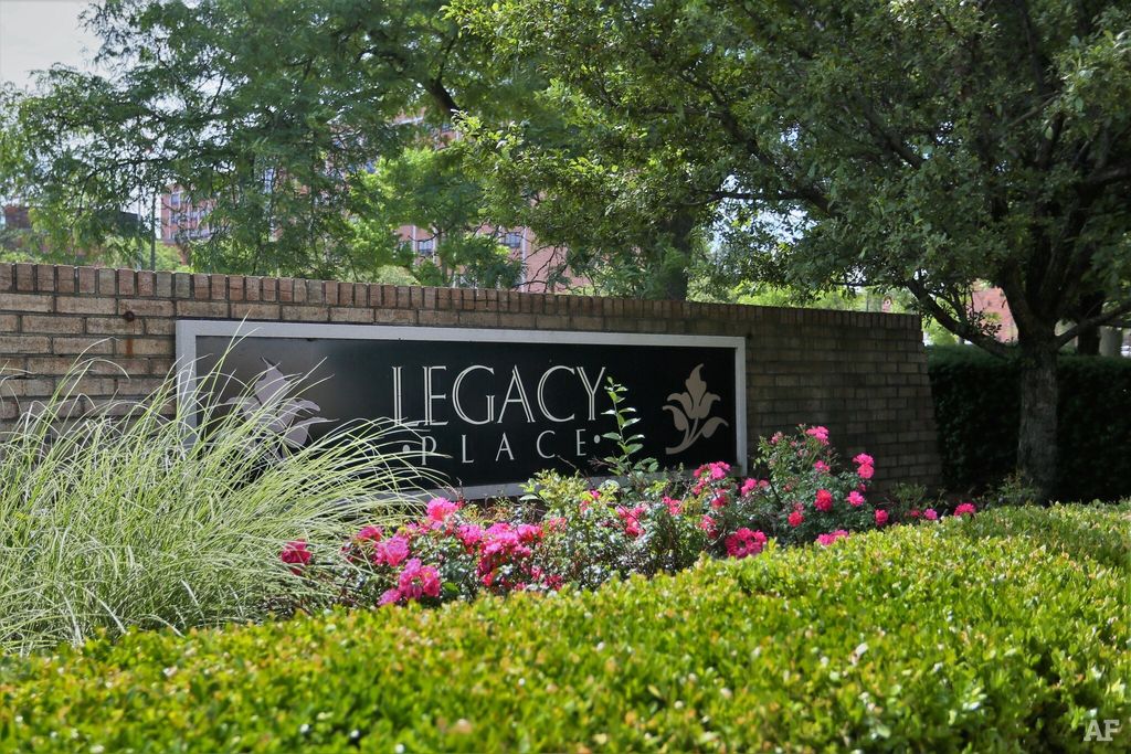 Legacy Place Apartments Southfield, Neighborhood Landscaping Southfield Michigan