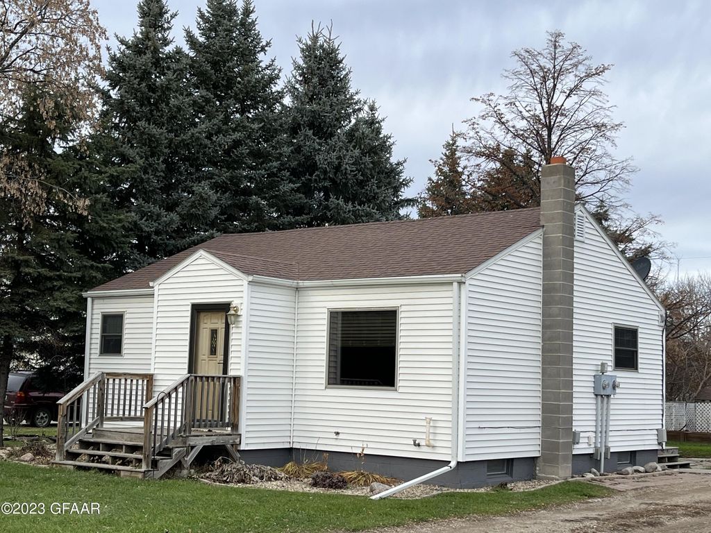229 Major Ave, Minto, ND 58261
