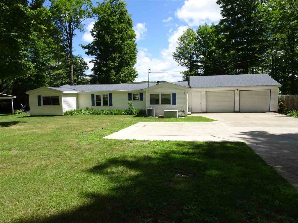 5860 Six Mile Lake Rd, East Jordan, MI 49727 Trulia