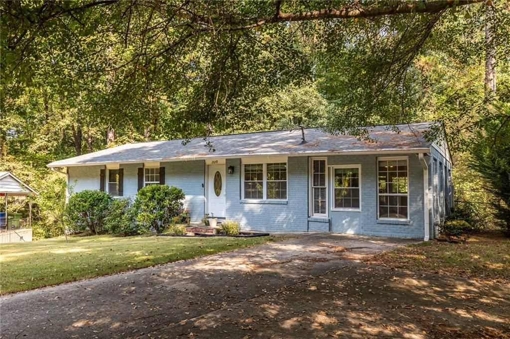 2849 Crescendo Dr NW, Atlanta, GA 30318