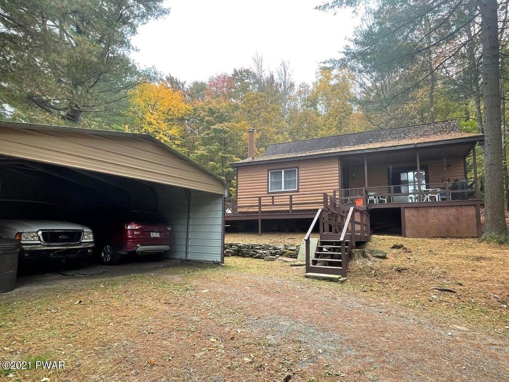 692 Stump Pond Rd, New Milford, PA 18834