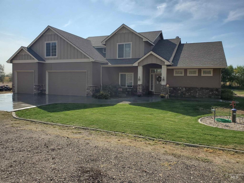 8291 Foothill Rd, Middleton, ID 83644