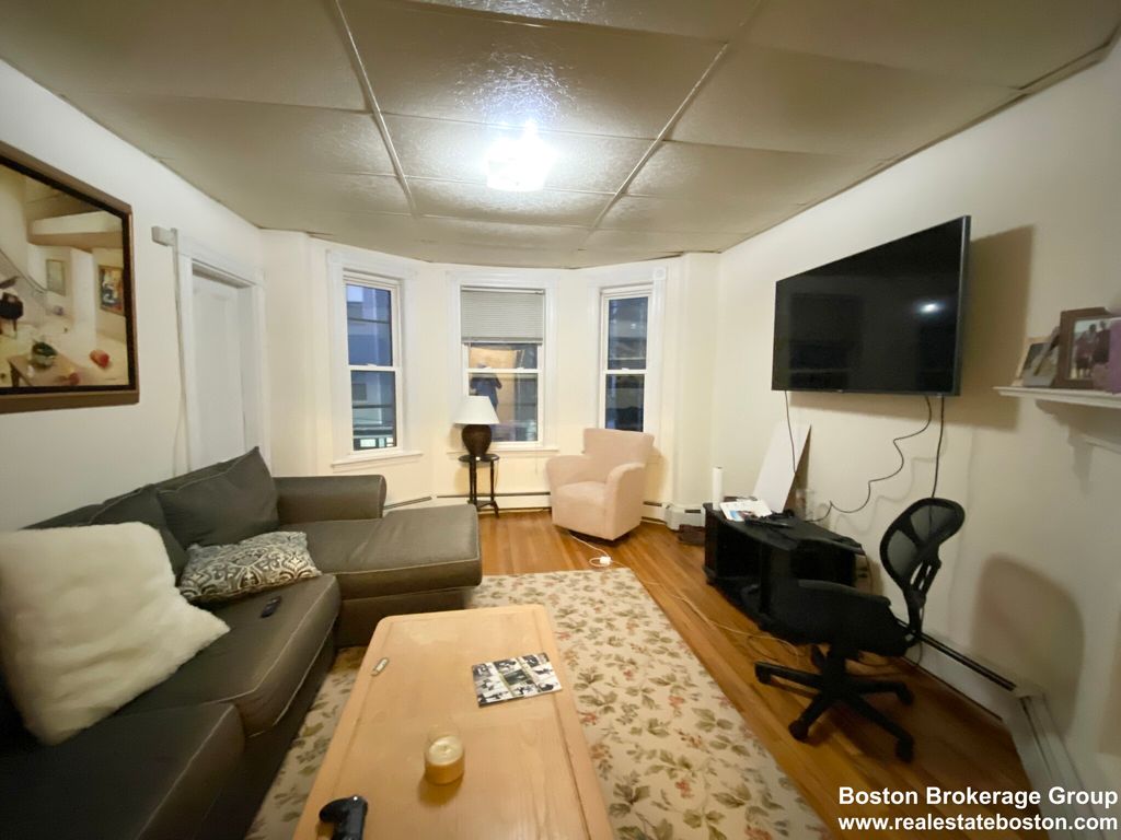 20 Howell St #2, Boston, MA 02125