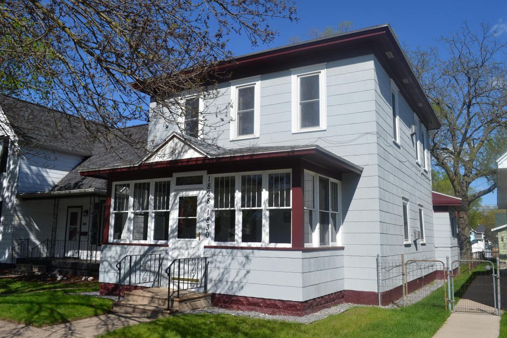 1830 Wood St, La Crosse, WI 54603