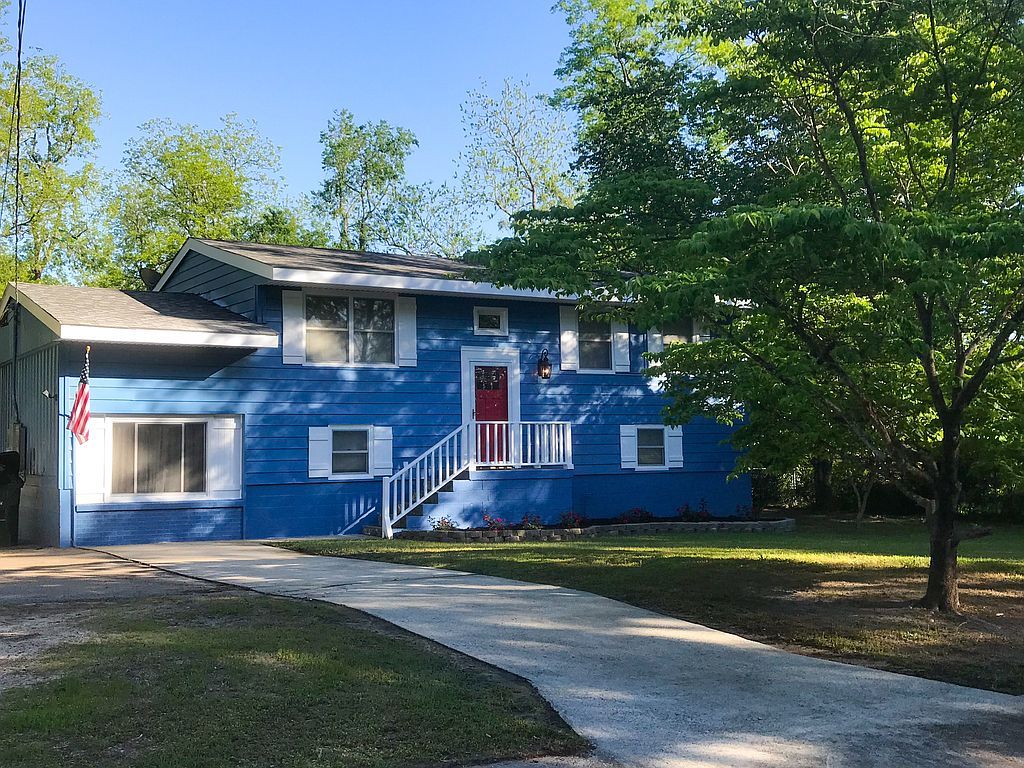 816 Mimosa Dr, Louisville, GA 30434