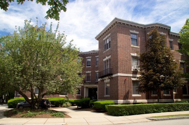 169 Washington St #1, Newton, MA 02458