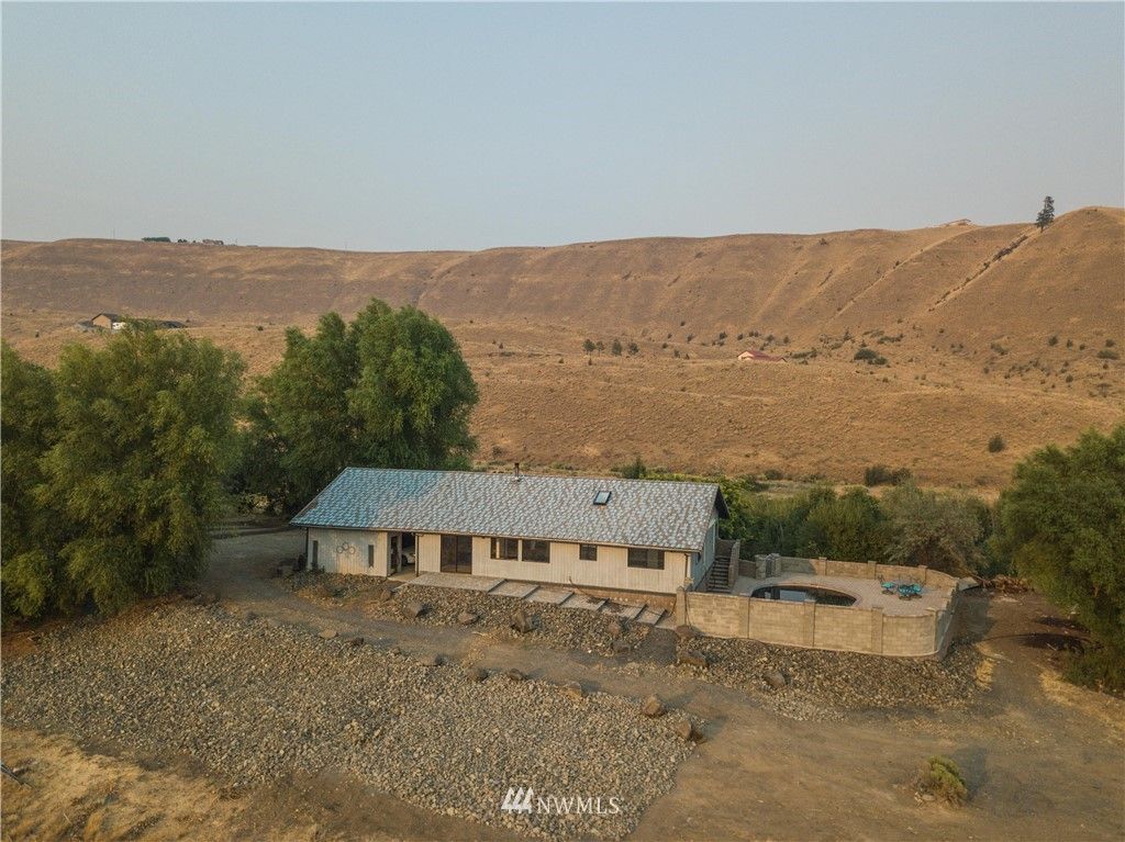 1011 Indian Lake Dr, Ellensburg, WA 98926