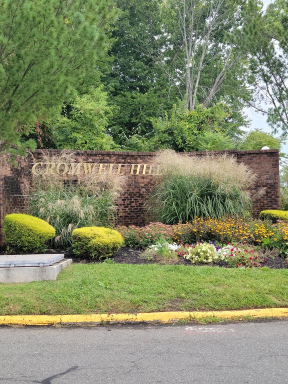 4 Cedarland Ct, Cromwell, CT 06416 Trulia