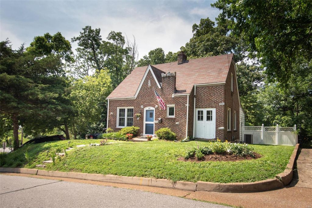 657 W Frisco Ave, Saint Louis, MO 63119