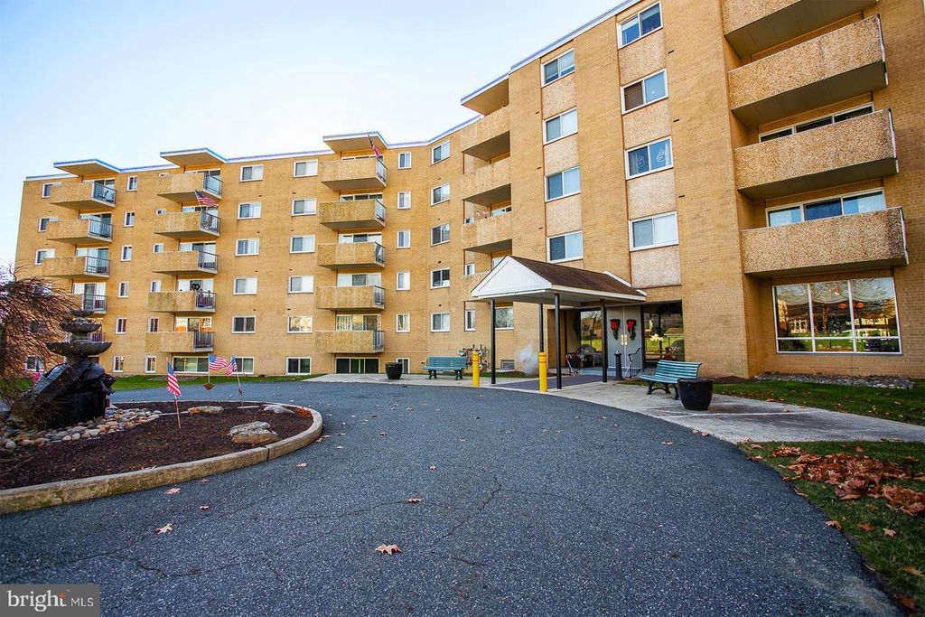 801 S Chester Rd #211, Swarthmore, PA 19081