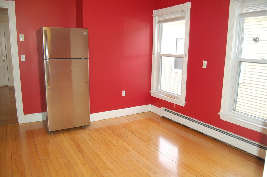 15 Fessenden St #2, Portland, ME 04103