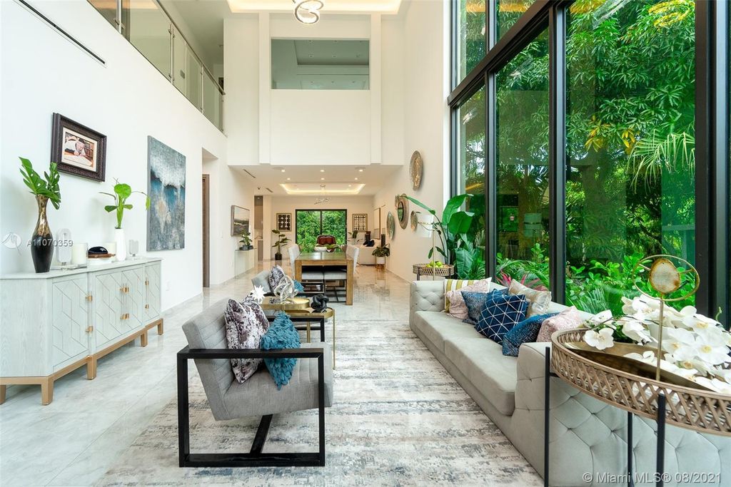 445 W 42nd St, Miami Beach, FL 33140