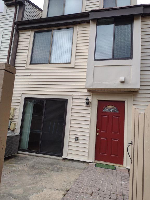 9916 Forest View Pl, Montgomery Village, MD 20886