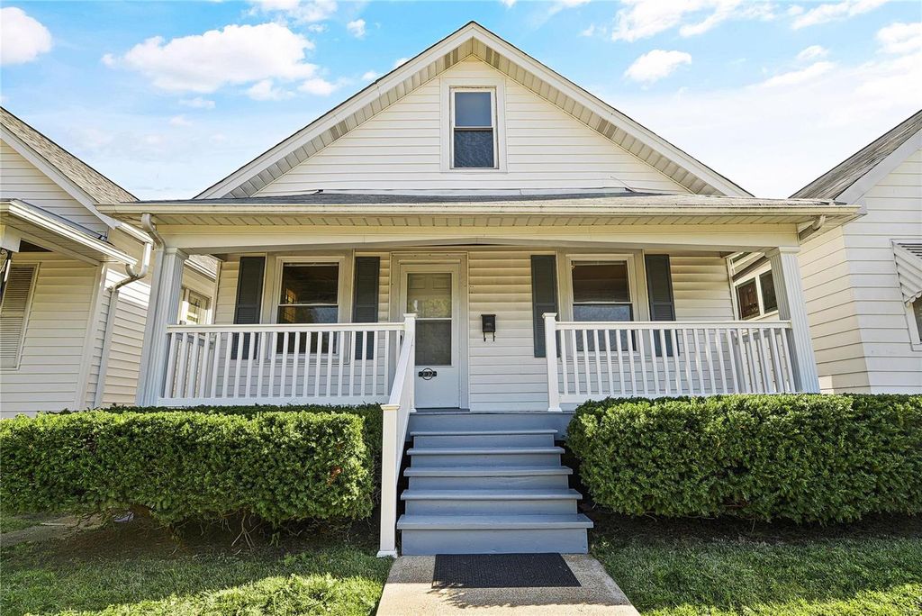 3132 Franke Ct, Saint Louis, MO 63139