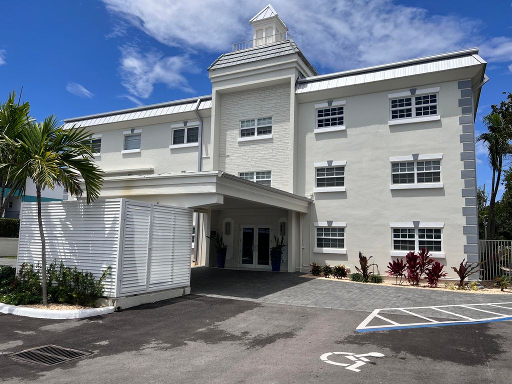 1439 S Ocean Blvd #215, Lauderdale By The Sea, FL 33062