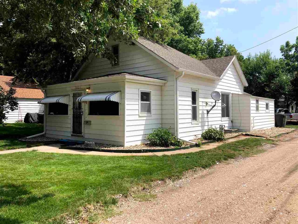 2823 1st Ave, Kearney, NE 68847