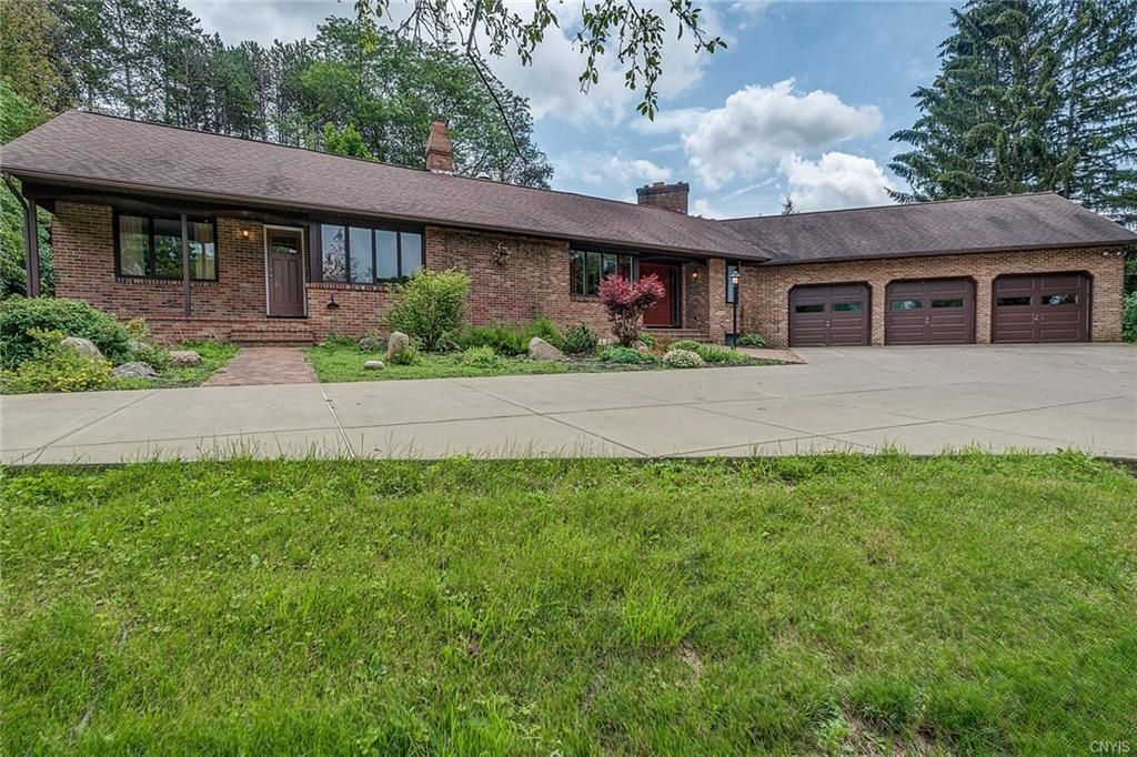 6056 Breed Rd, Camillus, NY 3 Bed, 3 Bath SingleFamily Home 43