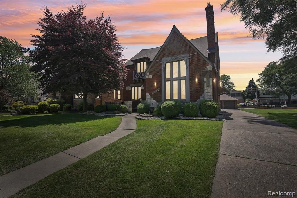 22546 Alexander St, Saint Clair Shores, MI 48081 MLS 20240022895