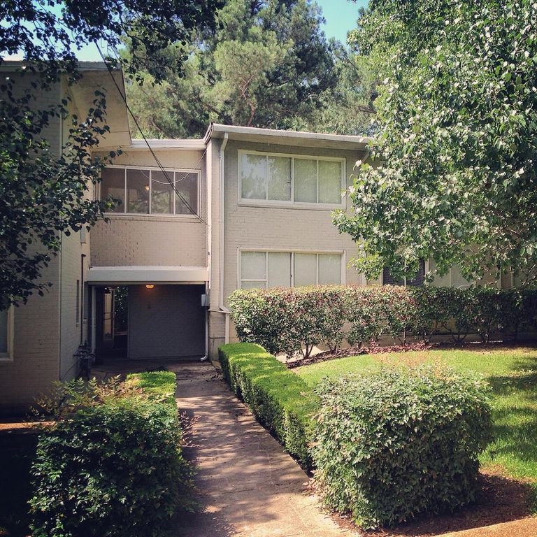 1043 Carlisle St, Jackson, MS 39202