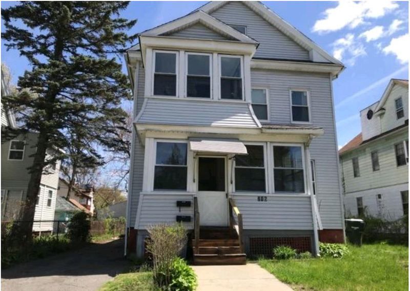 215 Oak Grove Ave, Springfield, MA 4 Bed, 2 Bath MultiFamily Home