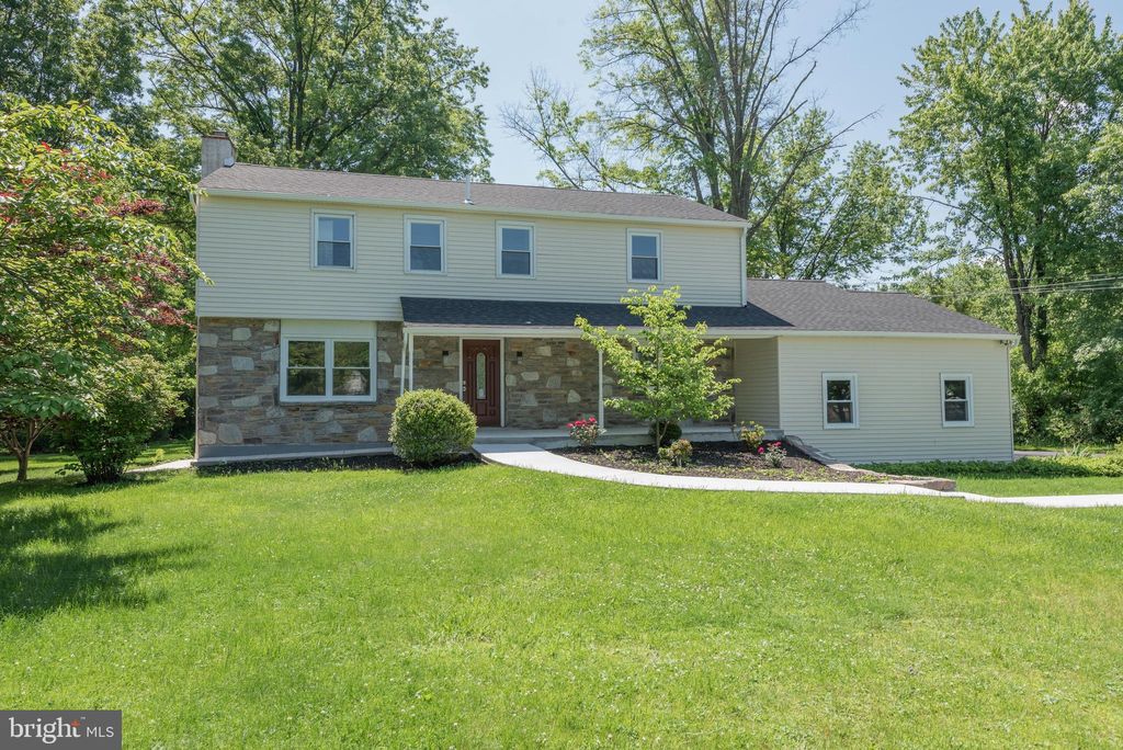 205 Fairway Rd, Ambler, PA 19002