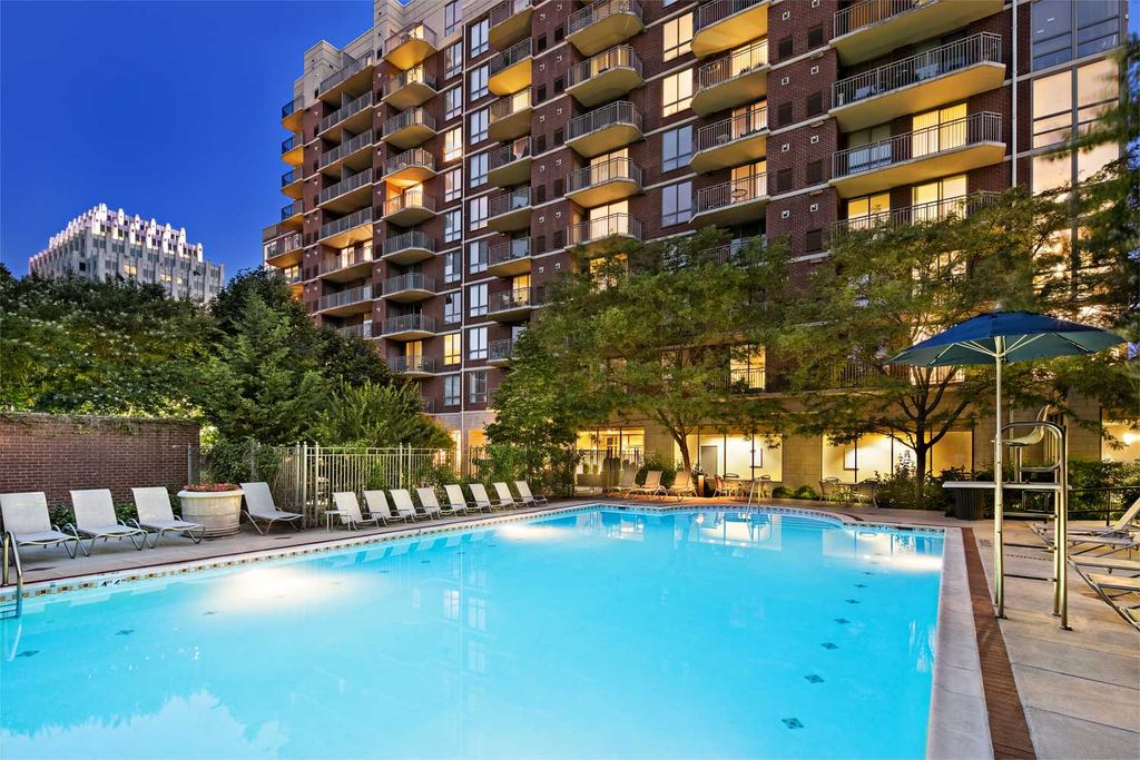 7707 Wisconsin Ave, Bethesda, MD 20814