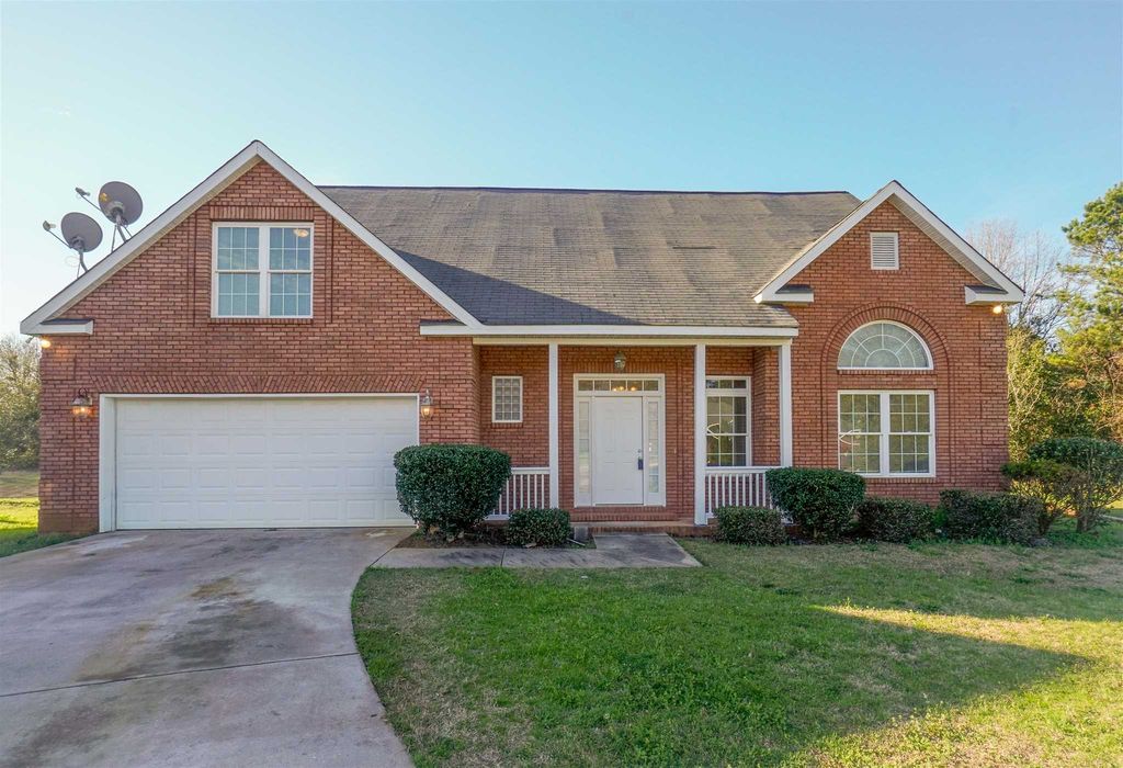1318 Ennis Ave, Warner Robins, GA 4 Bed, 3 Bath SingleFamily Home