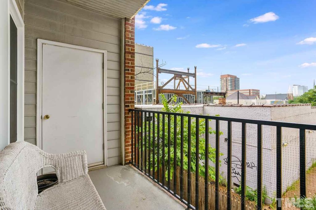 610 Hillsborough St #205, Raleigh, NC 27603