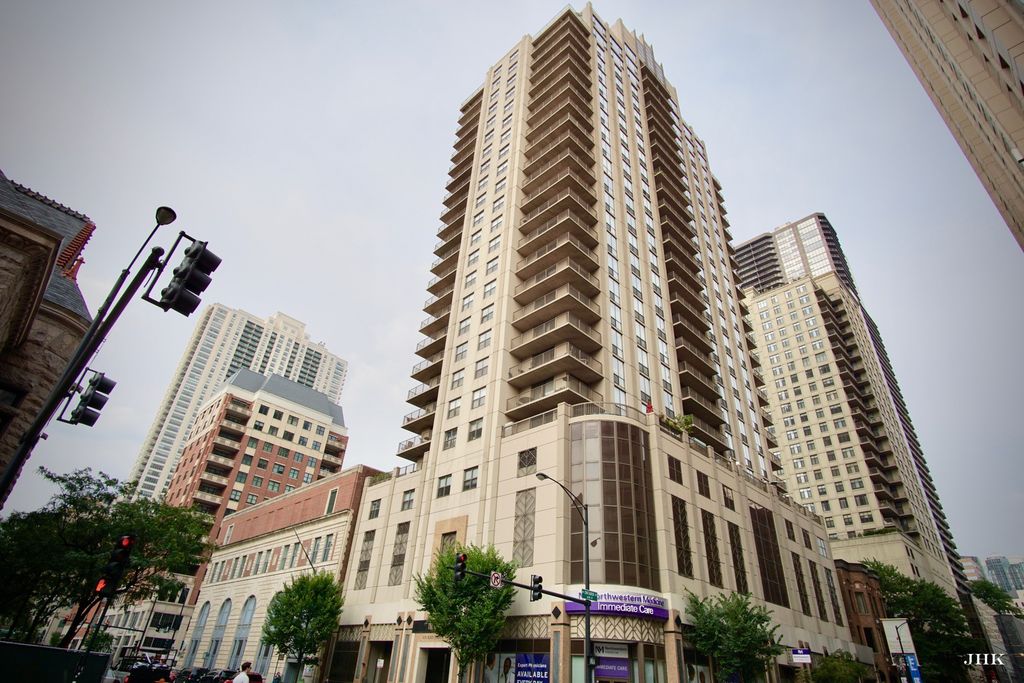 635 N Dearborn St #705, Chicago, IL 60654