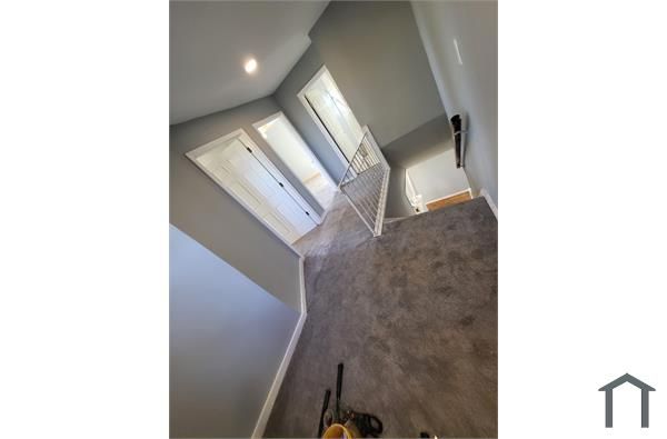 156 E Hillcrest Ave, Dayton, OH 45405