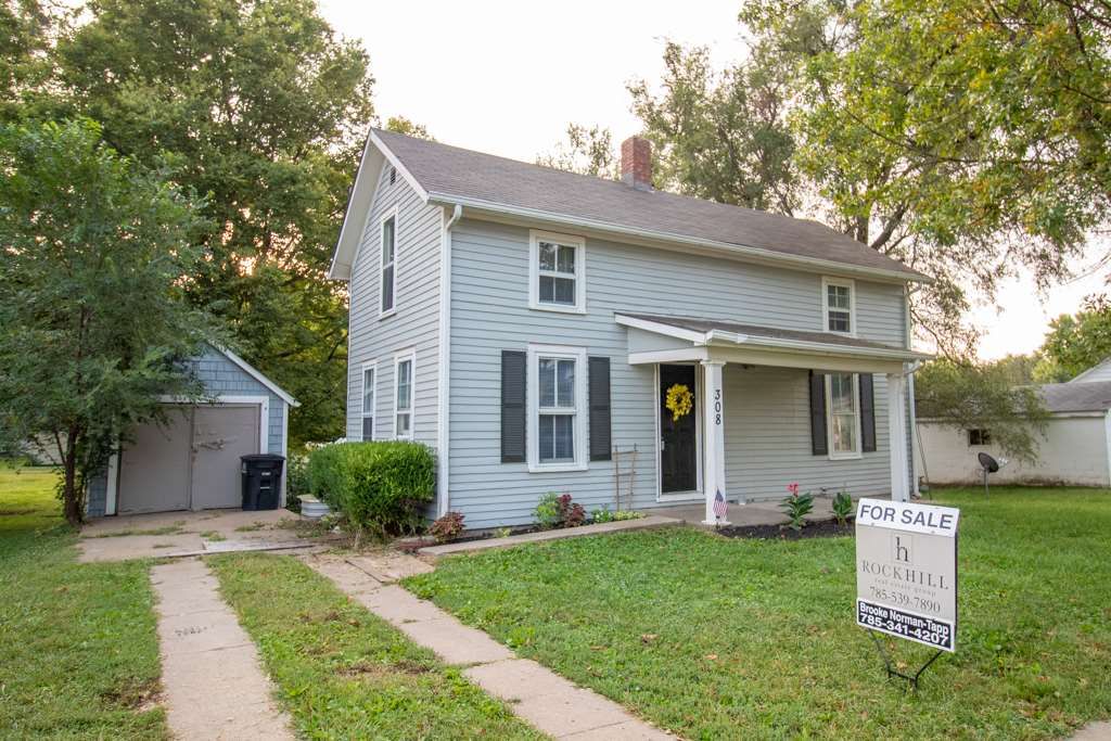 308 Walnut St, Wamego, KS 66547 3 Bed, 2 Bath SingleFamily Home