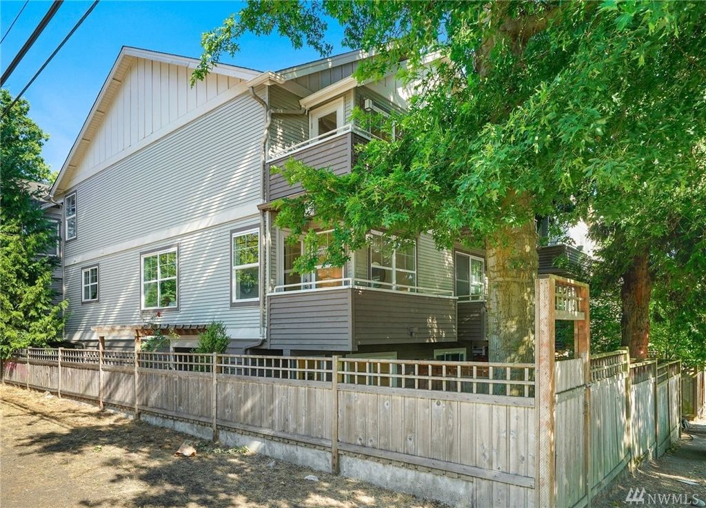 10301 Midvale Ave N #A, Seattle, WA 98133