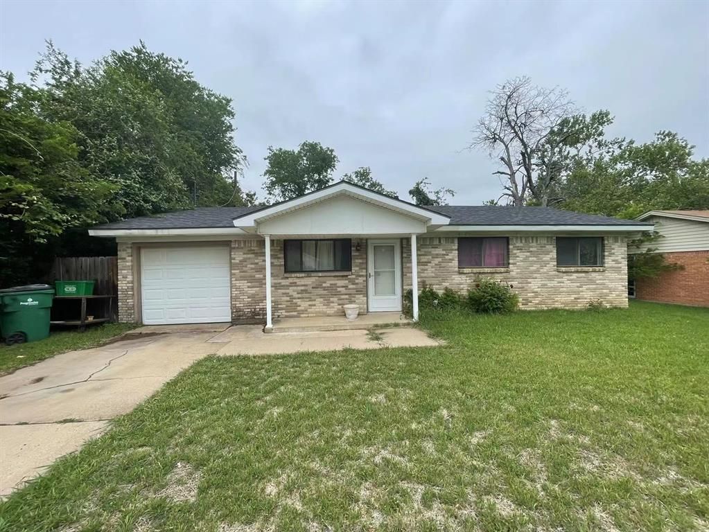 5709 Shipp Dr, Watauga, TX 76148