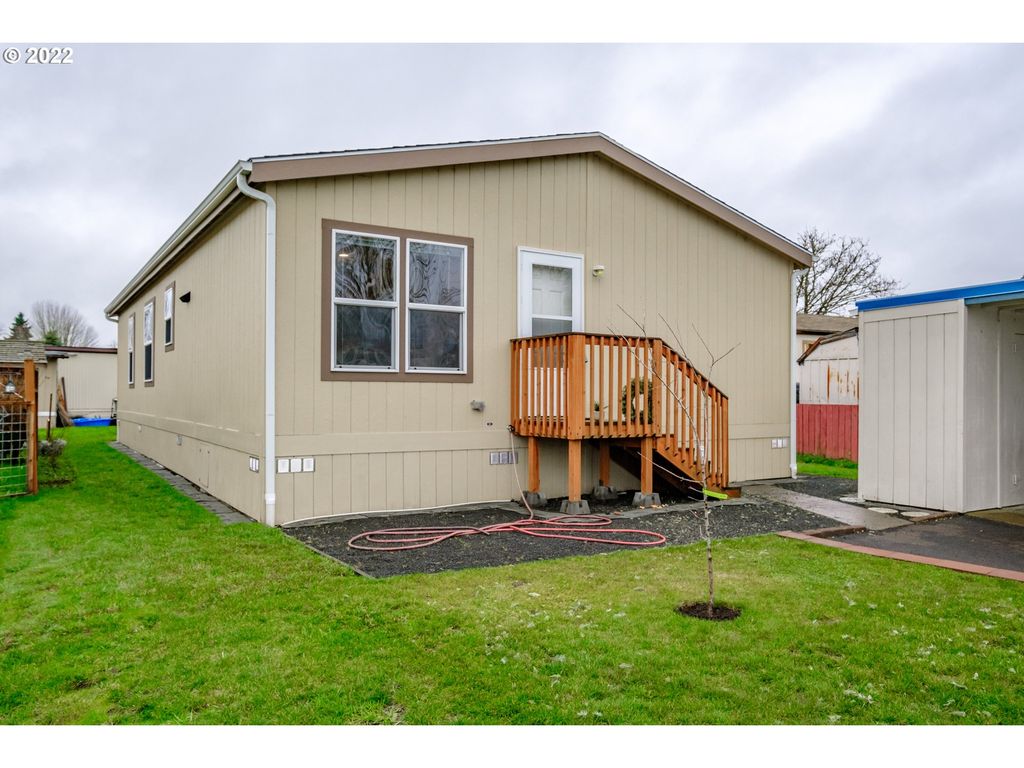 300 SE Goodnight Ave #63, Corvallis, OR 97333