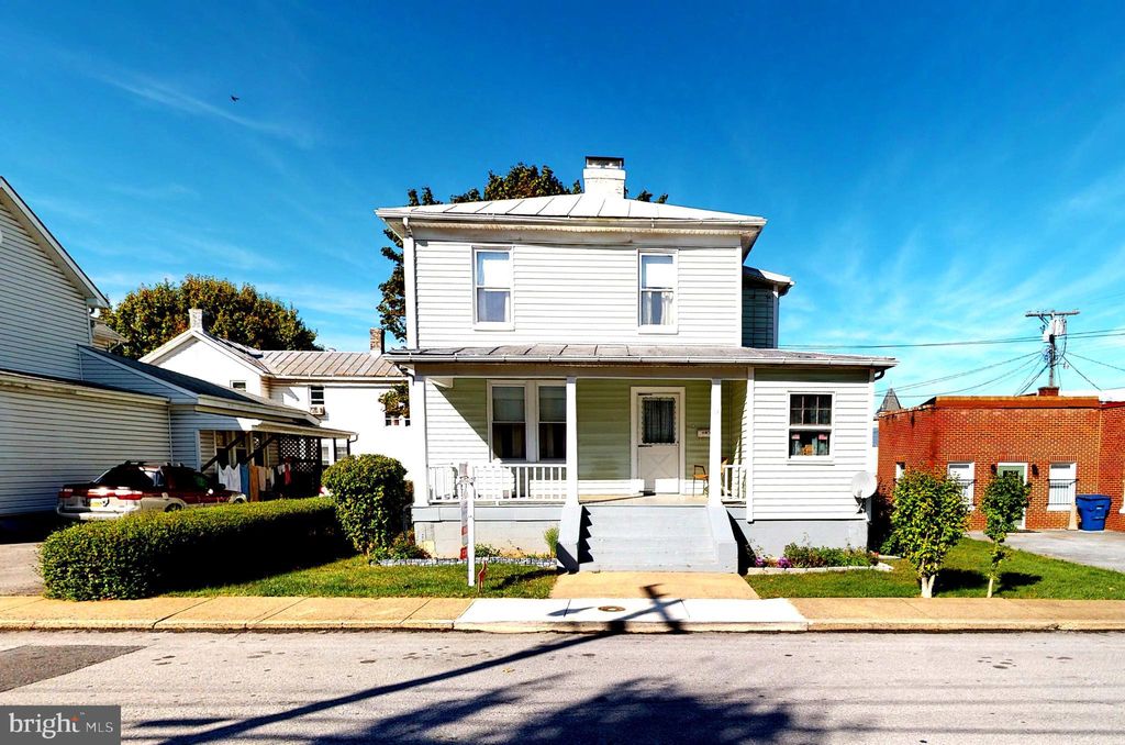 19 W Jackson St, Front Royal, VA 3 Bed, 2 Bath SingleFamily Home