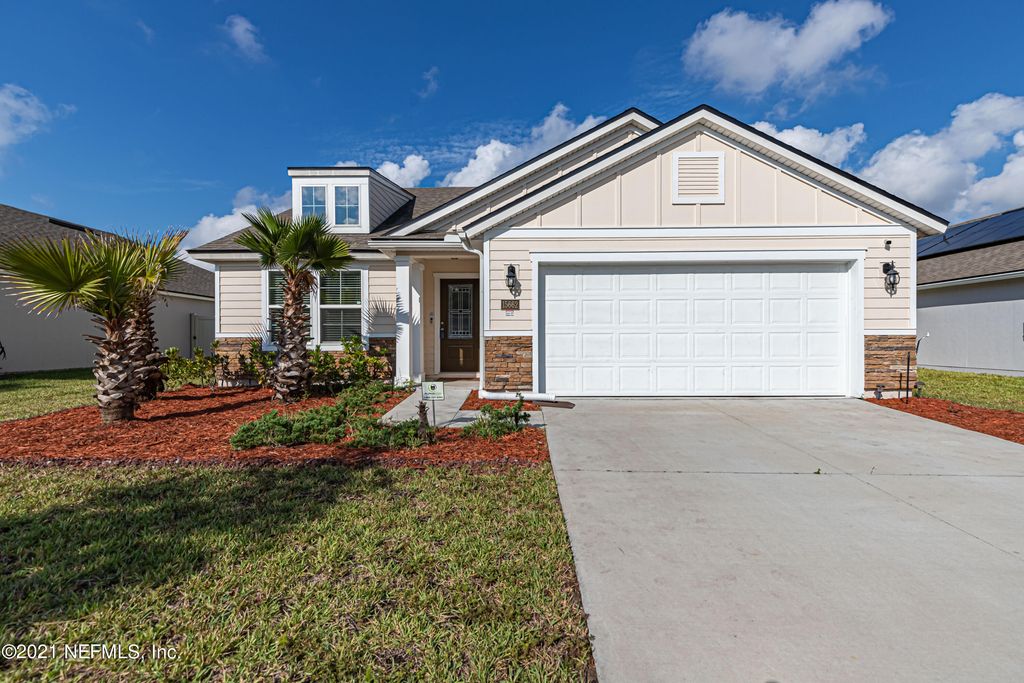 15662 Chir Pine Dr, Jacksonville, FL 32218