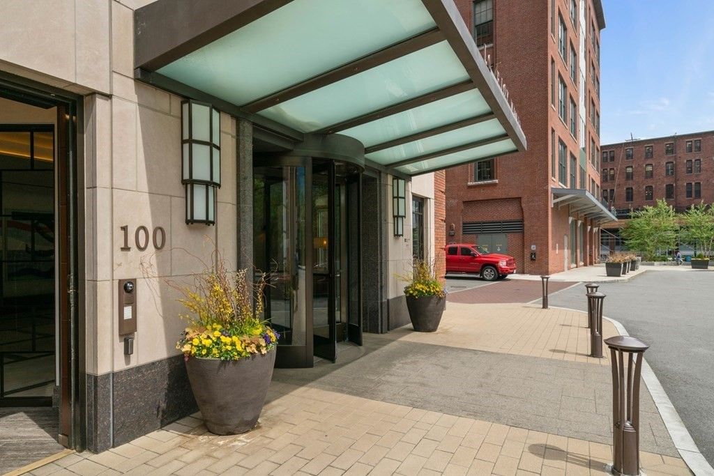100 Lovejoy Wharf #5A, Boston, MA 02114