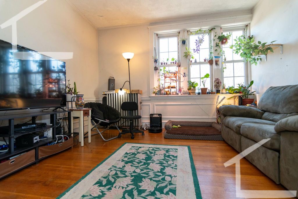 89 Thatcher St #3, Brookline, MA 02446