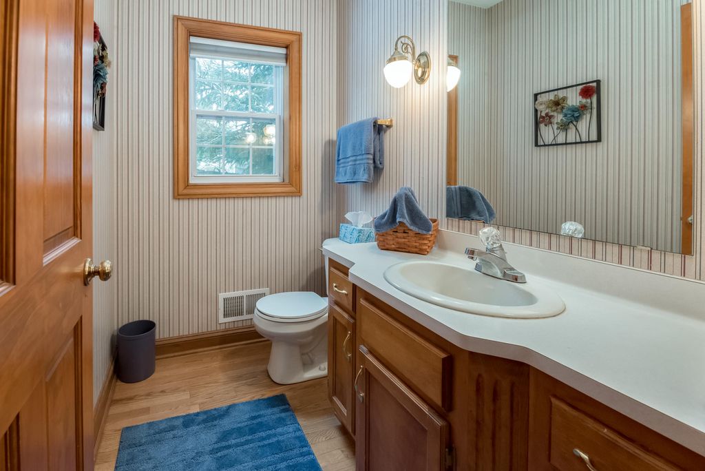 homes for sale in port washington wi