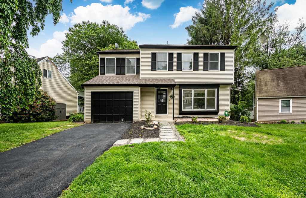 1212 New Hampshire Ln, Downingtown, PA 19335